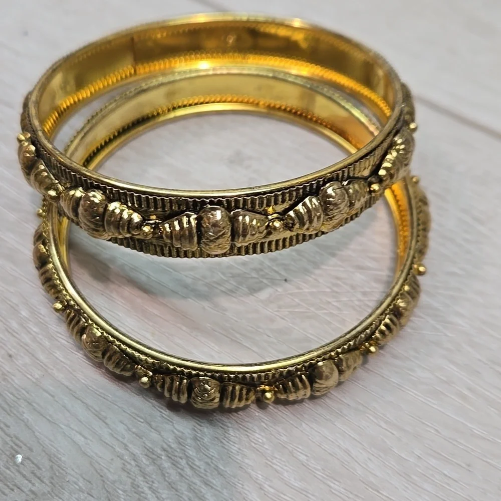 NEW 2PC Bohemain Hobo Gypsy Made In India Elegant Gold-Tone Bangle Bracelets